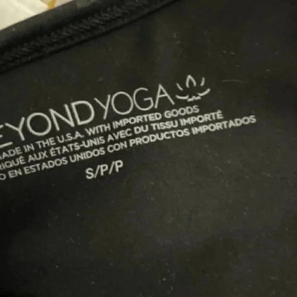 BEYOND YOGA FOIL HEART PRINT Leggings Sports Bra Matching Set size XS / S NEW - Picture 5 of 8